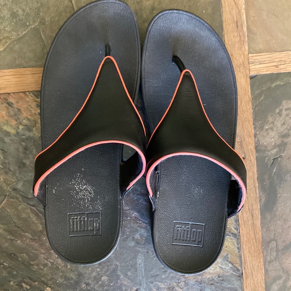 Leather flip flops
